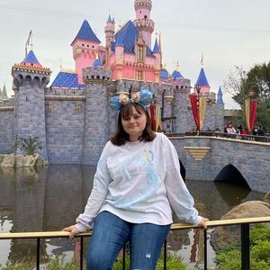 Meet your Posher, Hallie